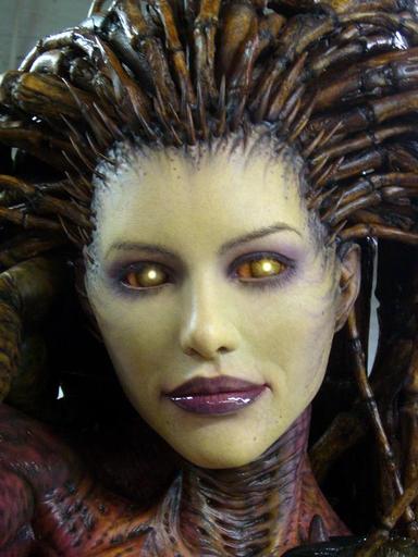 StarCraft II: Wings of Liberty - Sarah Kerrigan Statue at Blizzcon 2008